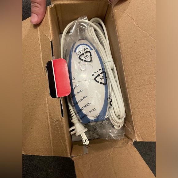 New Travel Essential Items - Picture 4 of 8